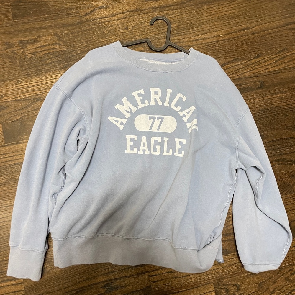 American Eagle soft crewneck